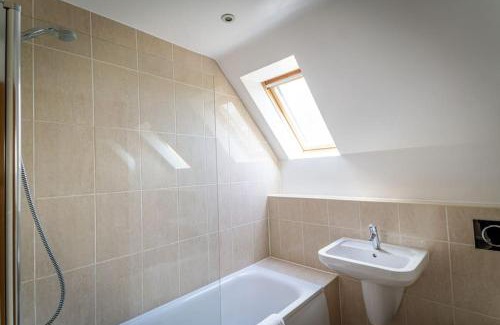 Farley Casa | Norbury, woodland lodge with hot tub for 12