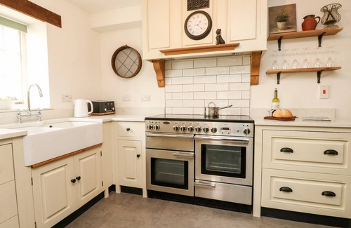 Maiden Newton Cabaña | NORDEN HOUSE, pet friendly in Maiden Newton