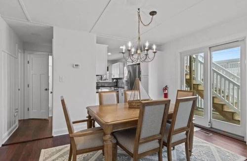 Normandy Beach Apartamento | Normandy Beach Retreat! Cozy 3BR Apartment, Just Steps from the Sand