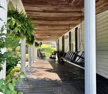 Sharps Chapel Casa | Norris Lake Modern Farmhouse Retreat