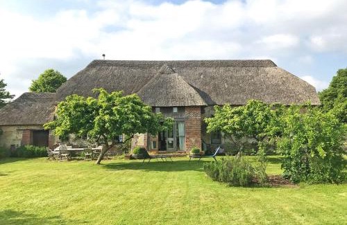 Holworth Casa | North Barn