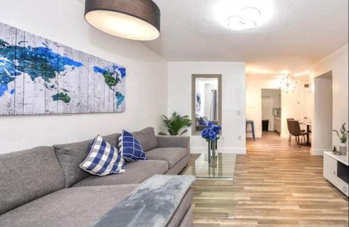 North Beach Casa | North Beach-Room with Private Entrance