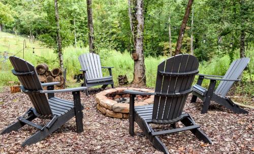 Murphy Casa | North Carolina Tiny House for Mountain Glamping near Murphy