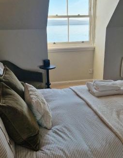 Avoch Casa | North Coast Property - Avoch Beach House - Luxury house with sea views