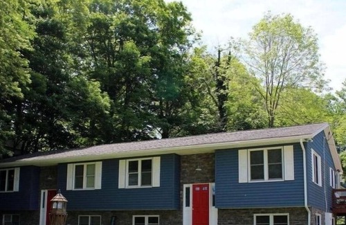 North East Casa | North East Lake House Apt #2