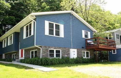 North East Casa | North East Lake House Apt #3