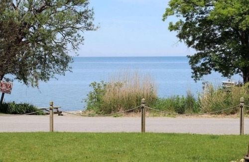 North East Casa | North East Lake House Apt #3