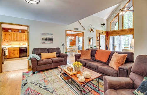 Jasper Cabina | North Georgia Cabin w/ Hot Tub & Community Perks!