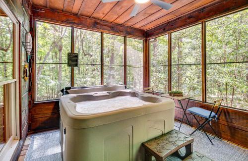 Jasper Casa | North Georgia Cabin with Hot Tub and Community Perks!