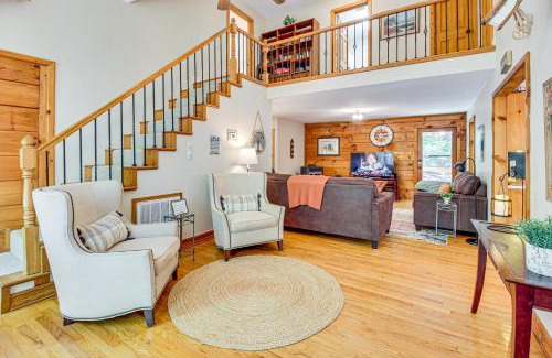 Jasper Casa | North Georgia Cabin with Hot Tub and Community Perks!