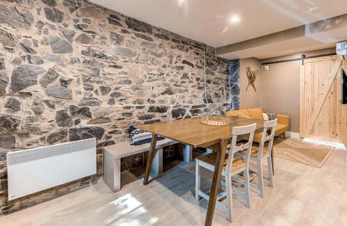 Vieux-Quebec-Cap-Blanc-colline Parlementaire Apartamento | North House - Beautiful Vieux 2 Bedroom Apt
