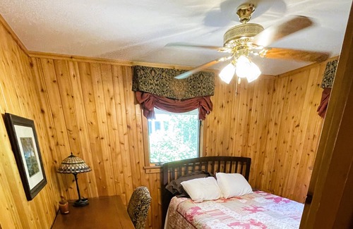Lake Leelanau Casa | North Lake Leelanau Waterfront close to Leland Hot Tub, Sunsets!