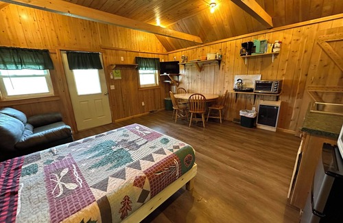 Fort Kent Cabina | North Maine Cabin 1 WiFi Trails All-Season