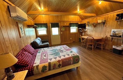 Fort Kent Cabina | North Maine Cabin 1 WiFi Trails All-Season