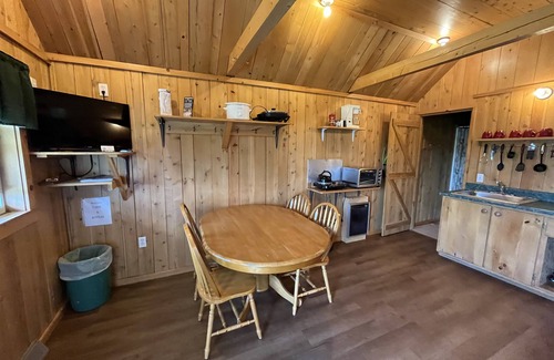 Fort Kent Cabina | North Maine Cabin 1 WiFi Trails All-Season