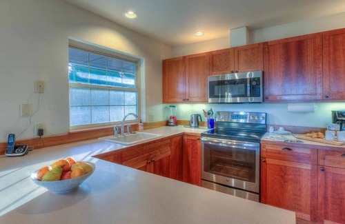 Eastsound Cabaña | North Shore Retreat: Community Dock, Beach, Tennis, Pickleball Courts