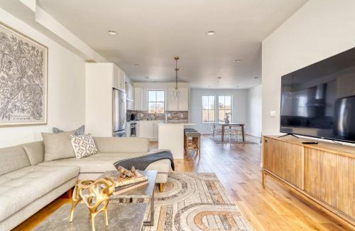 North Tabor Casa | North Tabor 2BR - Gym - Gourmet Kitchen