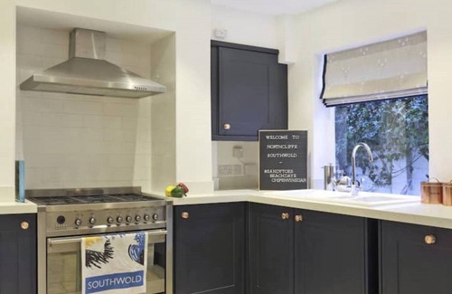 Southwold Casa | Northcliffe, Premier position Southwold Seafront, five star home, sleeps 14
