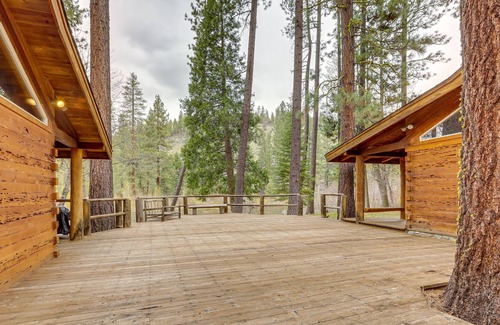 Sloat Cabina | Northern California Vacation Rental w/ River Views