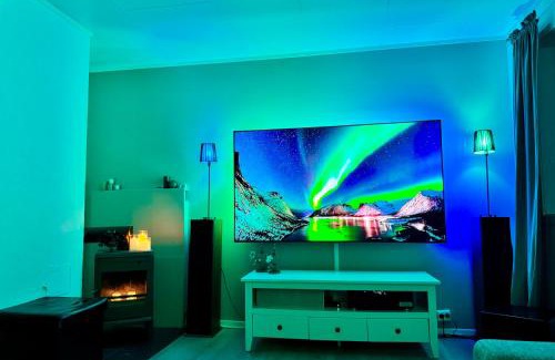 Tromso Apartamento | Northern Lights Apt Midtgaard, Kvaløya Tromsø Modern 2BR, Free Parking