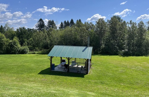 Fort Kent Cabina | Northern Maine Cabin - Trails - WiFi - AC
