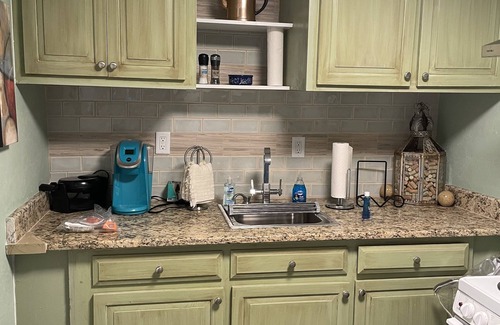 Wilmington Cabaña | Northside Bungalow / Brooklyn Arts 🎭 District