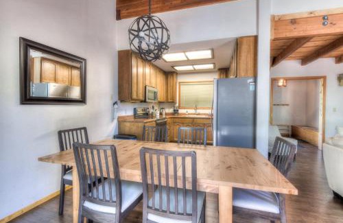 Truckee Casa | Northwoods Hangout Near Tahoe Donner