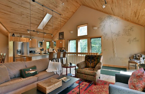 Spooner Casa | Northwoods Luxury: lago privado, cocina gourmet, sauna.