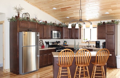 Trego Casa | Retiro de Northwoods Wisconsin !! La cabina de nueva construcción tiene capacidad para 10 personas cómodamente.