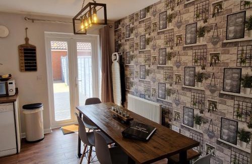 Cringleford Casa | Norwich, Lavender House, 3 Bedroom House, Private Parking and Garden