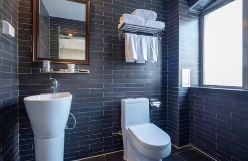 Dongcheng Hotel | Nostalgia Hotel (Beijing Confucius Temple and Imperial College Museum & Gui Street）