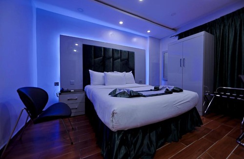 Ofin Complejo | Novatel Hotel