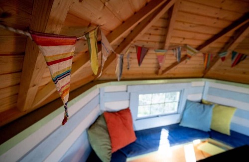 Beaminster Alquiler De RV | Novelist Double Shepherd's Hut with expansive view
