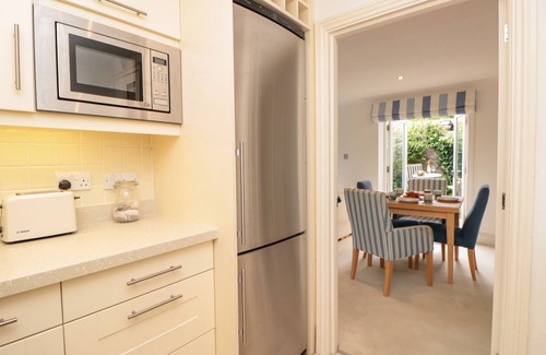 Dittisham Cabaña | November Cottage