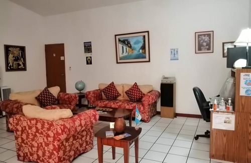 Zona 13 Cama Y Desayuno | Novohostal B&B