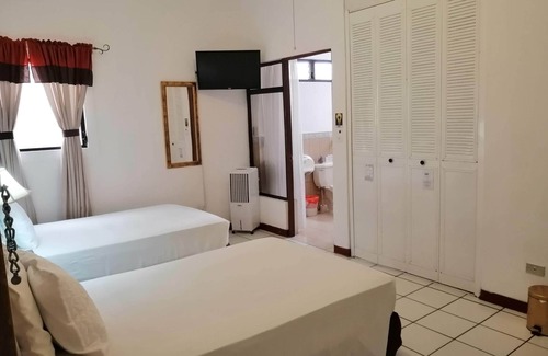 Zona 13 Cama Y Desayuno | Novohostal B&B