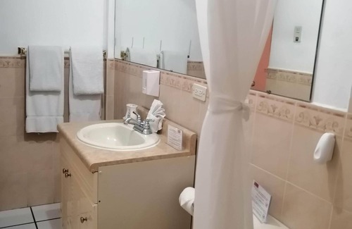 Zona 13 Cama Y Desayuno | Novohostal B&B