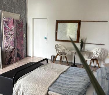 Annaberg-Buchholz Apartamento | Nr 1 Gemütliches Zimmer in Zentrum mit Stadtblick WLAN EG für zwei oder Single