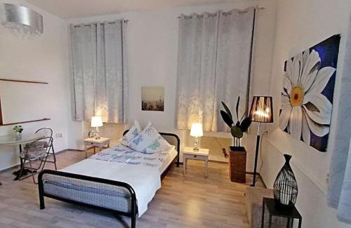 Annaberg-Buchholz Apartamento | Nr 1 Gemütliches Zimmer in Zentrum mit Stadtblick WLAN EG für zwei oder Single