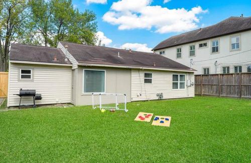 Bellaire Casa | Nr Med Center, Nrg, Galleria Htown Getaway Games