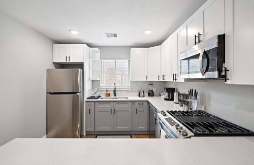 MacGregor Apartamento | Nr Zoo, Med Center Comfy Apt | Fire Pit Games BBQ