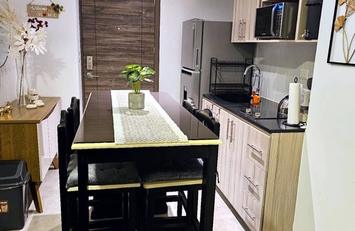 Zona 4 Apartamento | Nuevo y Moderno apartamento en la atractiva Zona 4