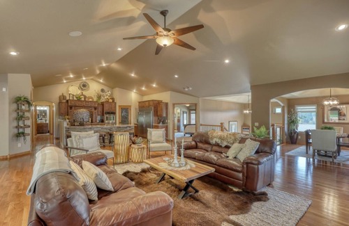 Rapid City Casa | Nugget Gulch Retreat