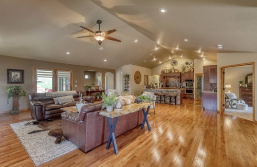 Rapid City Casa | Nugget Gulch Retreat