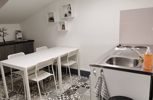 Saint-Laurent-sur-Saone Apartamento | Nuit Tendance à Mâcon 4