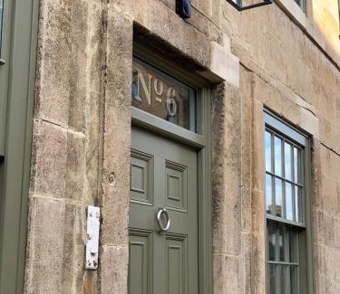 Stamford Casa | Number 6 Stamford - Boutique Grade II Listed Townhouse