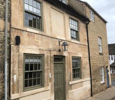 Stamford Casa | Number 6 Stamford - Boutique Grade II Listed Townhouse