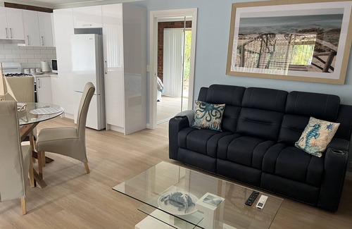 Falcon Cabaña | Nutbush Cottage Falcon.