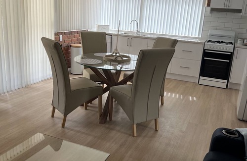 Falcon Cabaña | Nutbush Cottage Falcon.