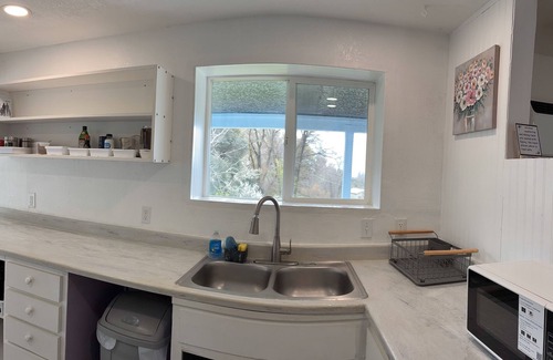 Ukiah Casa | Very serene gated home on hill